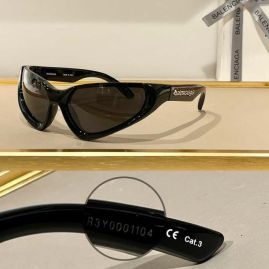 Picture of Balenciga Sunglasses _SKUfw52343061fw